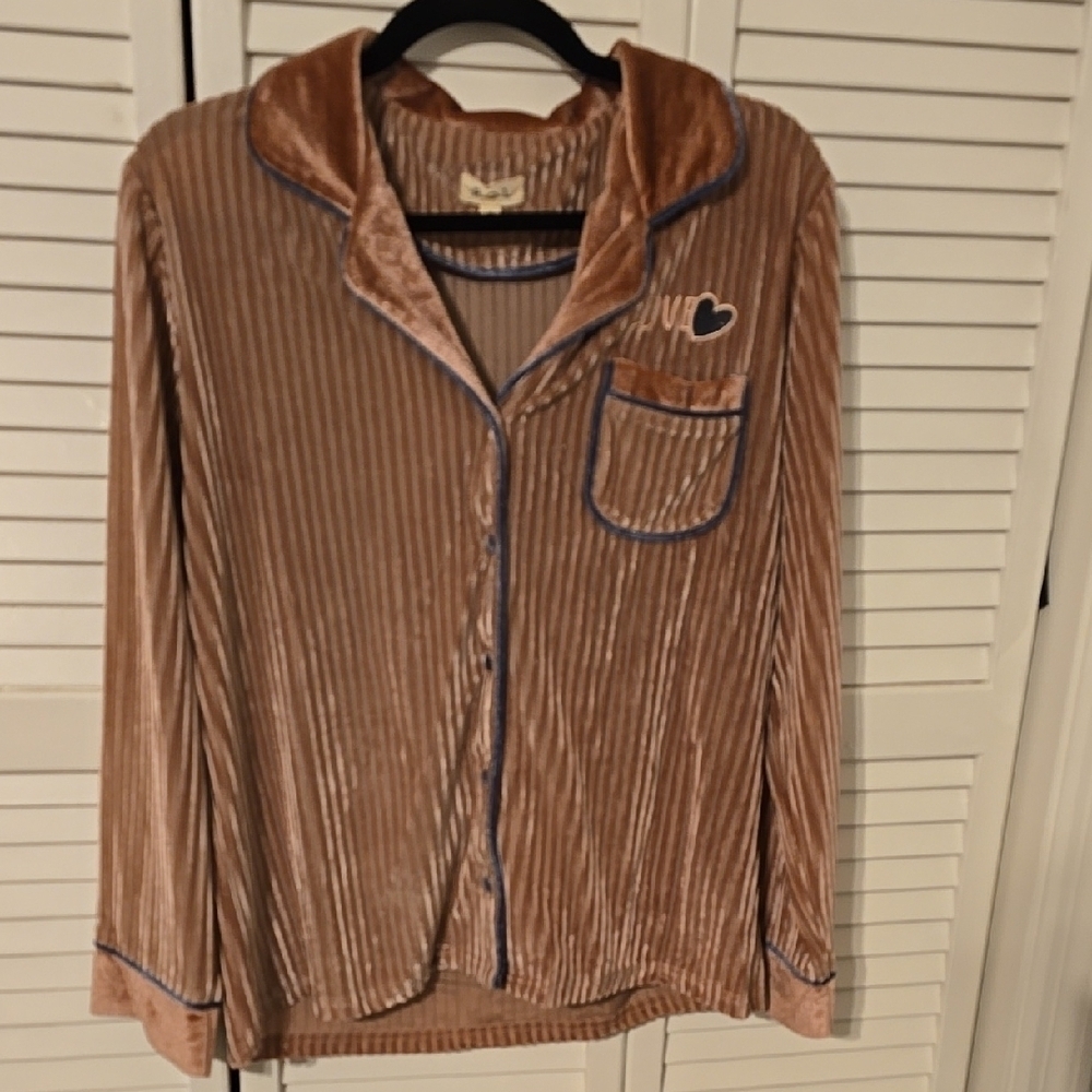 POL Velvet Lounge Top | LOVE Embroidery | Size S NWOT